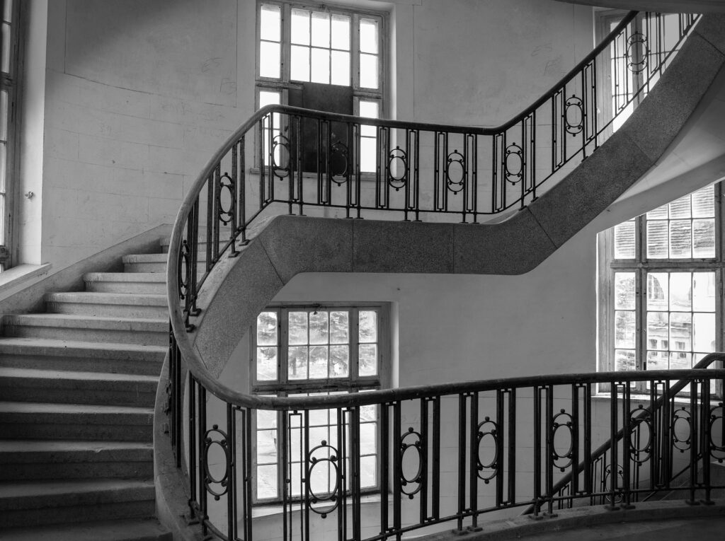 stairs-5087319_1920